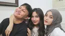 Saking bestie-nya, Mahalini Raharja dan Putri Delina sama-sama aplikasikan kompleksi yang senada [@putridelinaa]