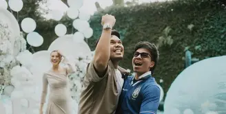 Seperti ibu hamil lainnya, Aaliyah Massaid gelar gender reveal party jelang kelahiran anak pertamanya [@thariqhalilintar]